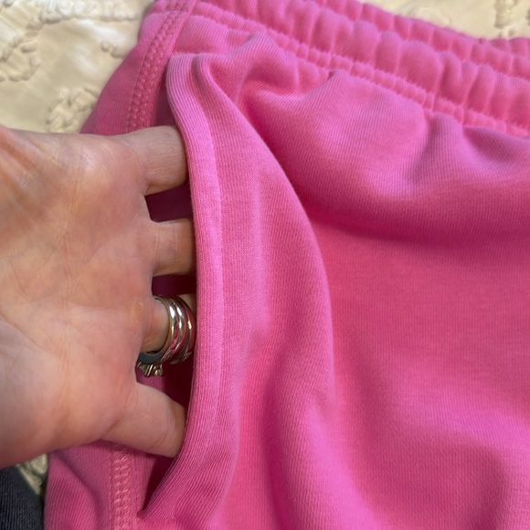 Nike Standard Fit Above Knee Length Men’s Drawstring Pink Shorts Size Large - Picture 11 of 12